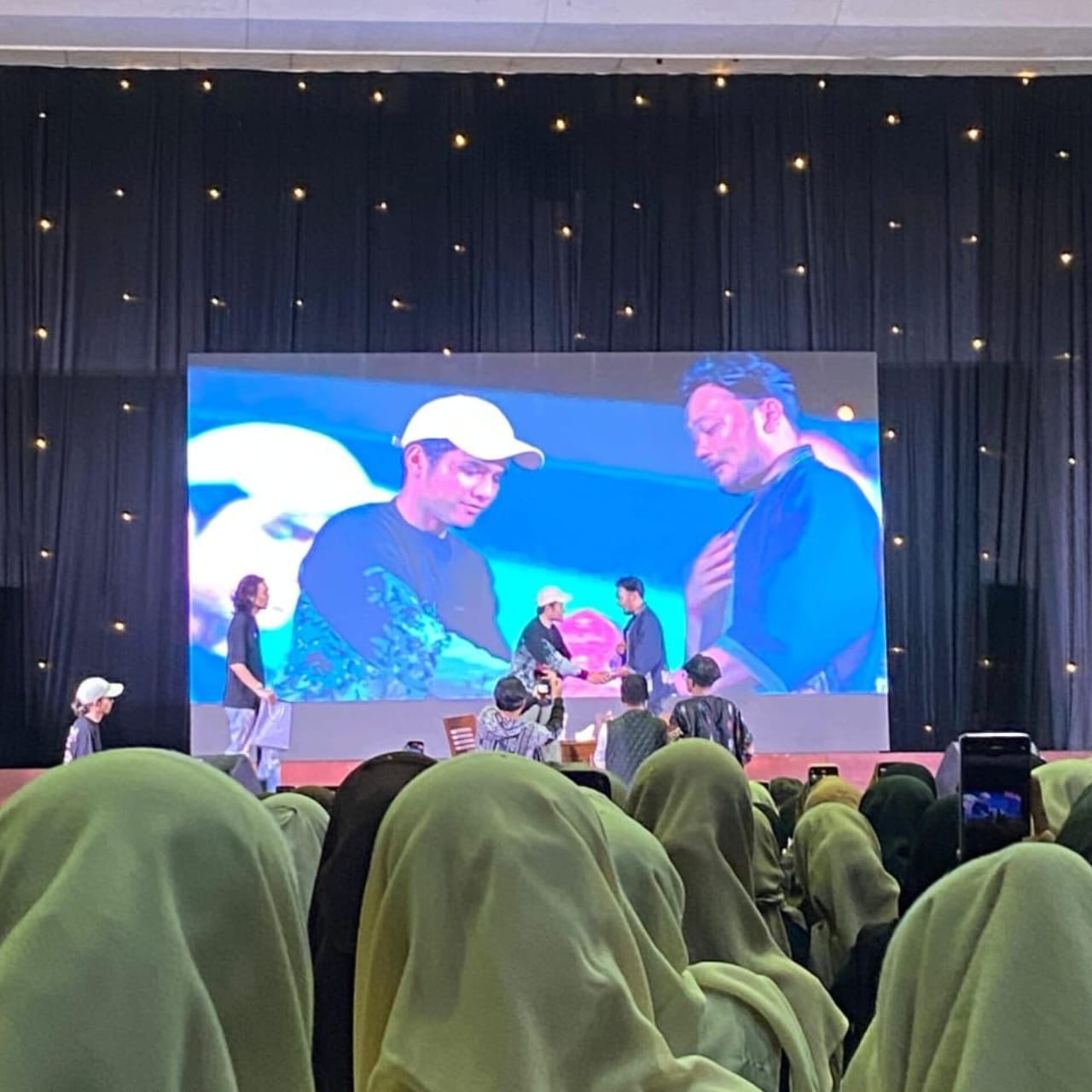 Jubah Berdasi Sukses Selenggarakan Talkshow Jibril bersama Kadam Sidik